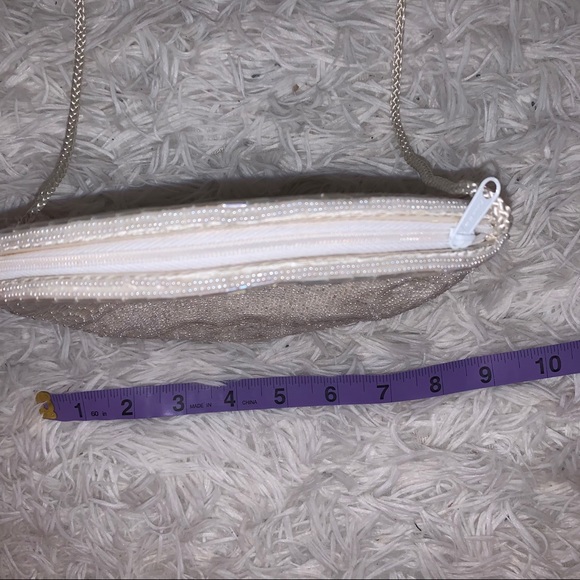 Cream/white beaded vintage purse - Picture 4 of 7